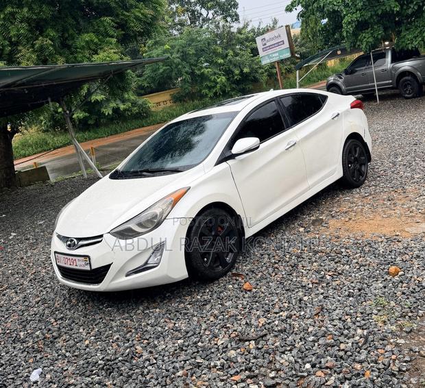 Hyundai Elantra 2014 White