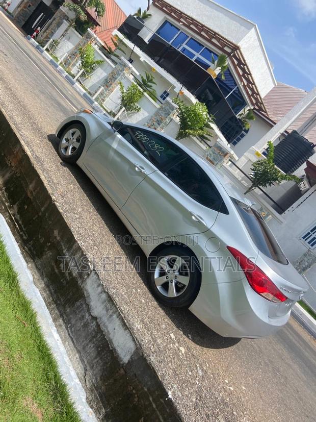Hyundai Elantra Limited Sedan FWD (1.8L 4cyl 6A) 2013 Gray
