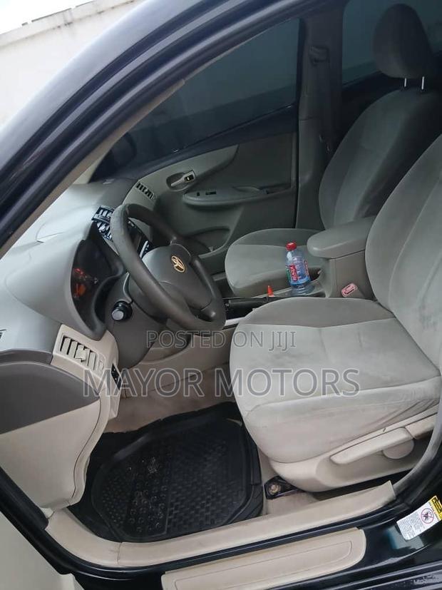 Toyota Corolla LE 4dr Sedan (1.8L 4cyl 4A) 2010 Black