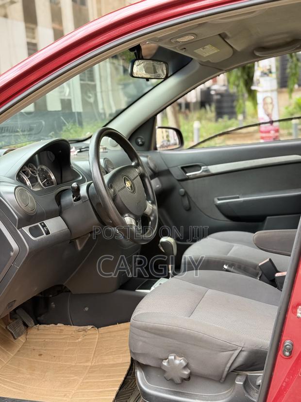 Chevrolet Aveo 1.6 Automatic 2012 Red