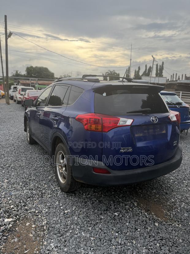 Toyota RAV4 2014 Blue