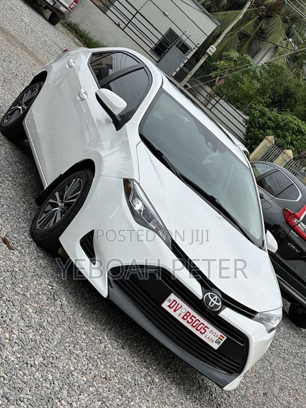 Toyota Corolla 2018 White