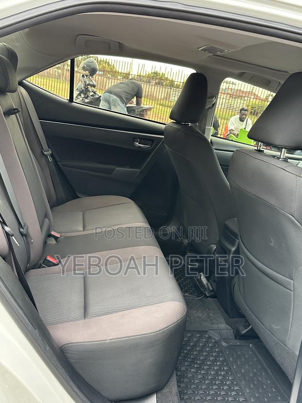 Toyota Corolla 2018 White