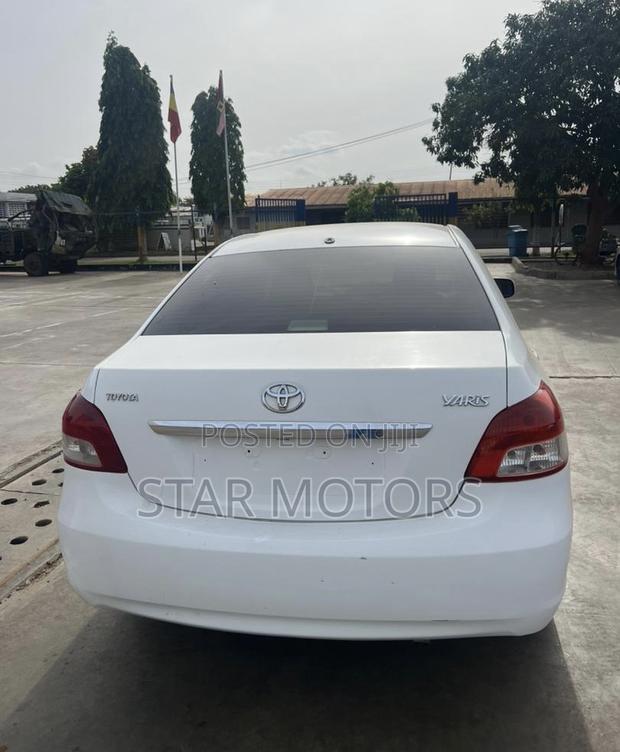 Toyota Yaris 2011 White