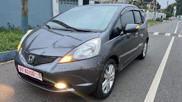 Honda Fit Automatic 2010 Gray