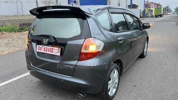 Honda Fit Automatic 2010 Gray