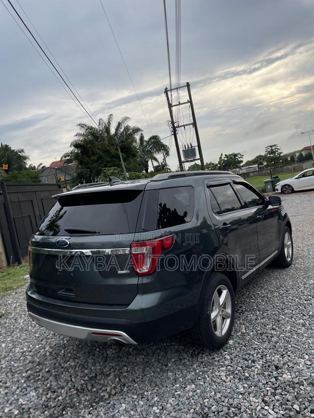 Ford Explorer 2016 Green