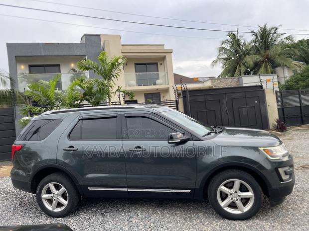 Ford Explorer 2016 Green