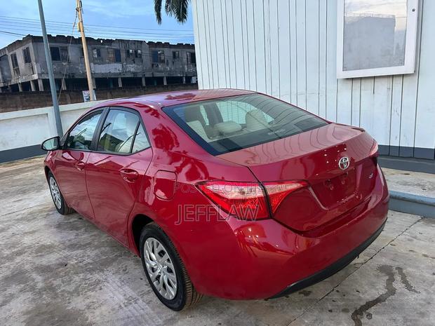 Toyota Corolla 2019 Red