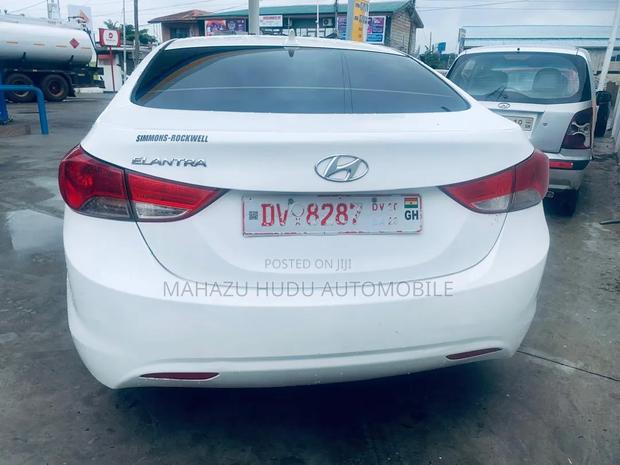 Hyundai Elantra GLS Sedan FWD (1.8L 4cyl 6A) 2013 White