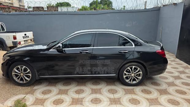 Mercedes-Benz C300 Luxury 4matic Sedan AWD (2.0L 4cyl 7A) 2017 Black