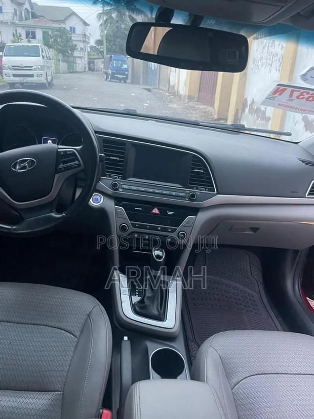 Hyundai Elantra 2017 Red