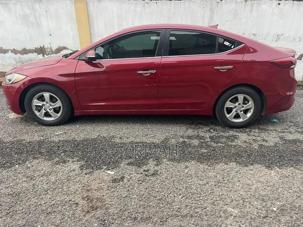 Hyundai Elantra 2017 Red