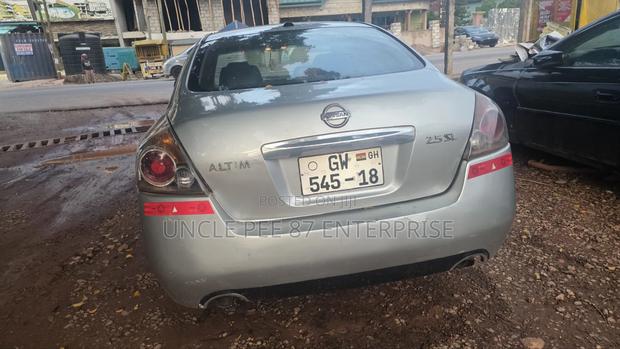 Nissan Altima 2012 Silver