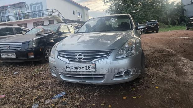 Nissan Altima 2012 Silver