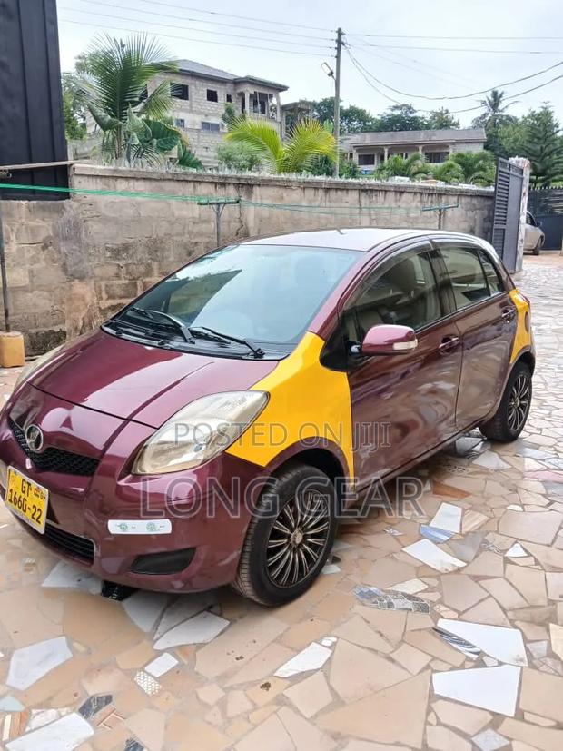 Toyota Vitz 1.0 FWD 3dr 2011 Brown