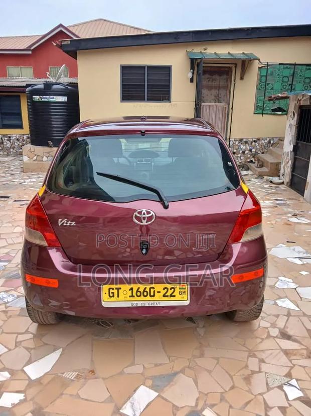 Toyota Vitz 1.0 FWD 3dr 2011 Brown
