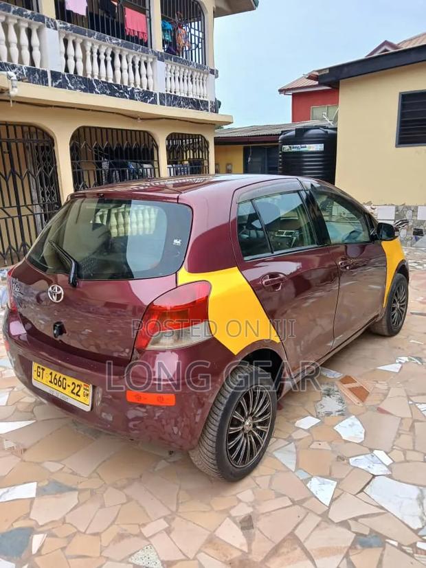 Toyota Vitz 1.0 FWD 3dr 2011 Brown