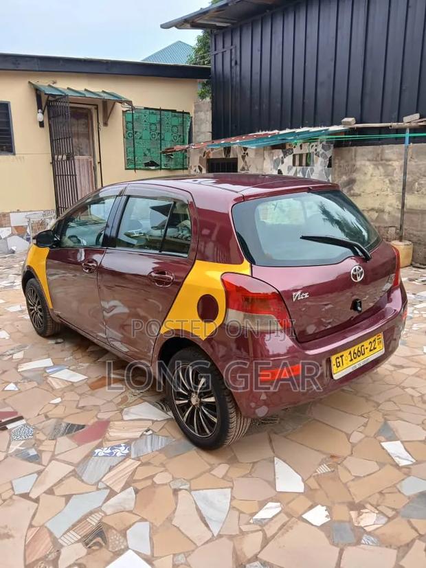 Toyota Vitz 1.0 FWD 3dr 2011 Brown