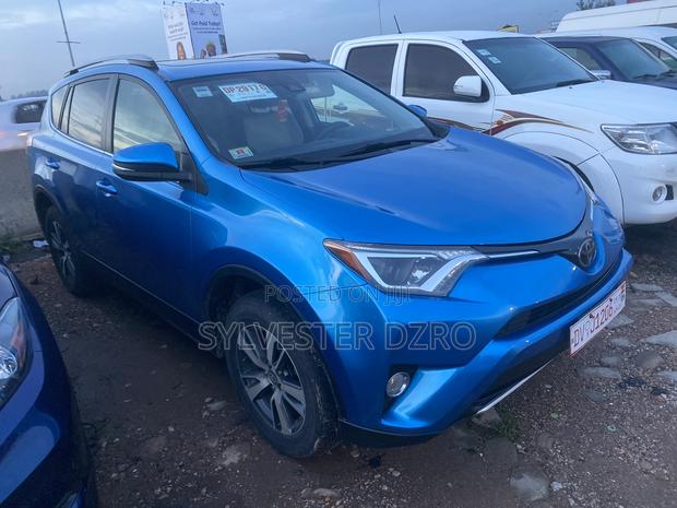 Toyota RAV4 2018 Blue