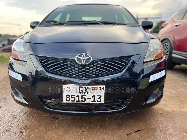Toyota Yaris 2010 Black