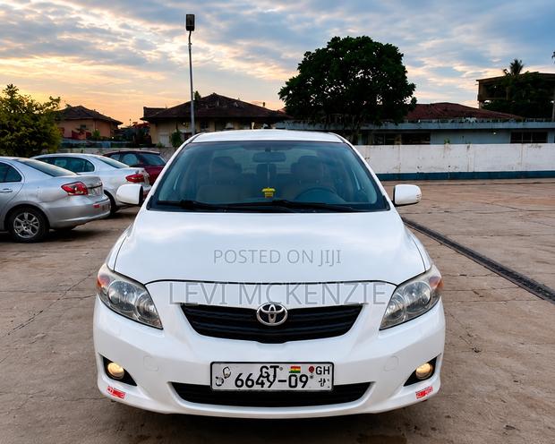 Toyota Corolla Base 4dr Sedan (1.8L 4cyl 5M) 2009 White