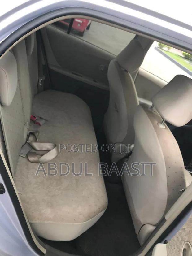 Toyota Vitz 1.3 FWD 5dr 2010 Silver