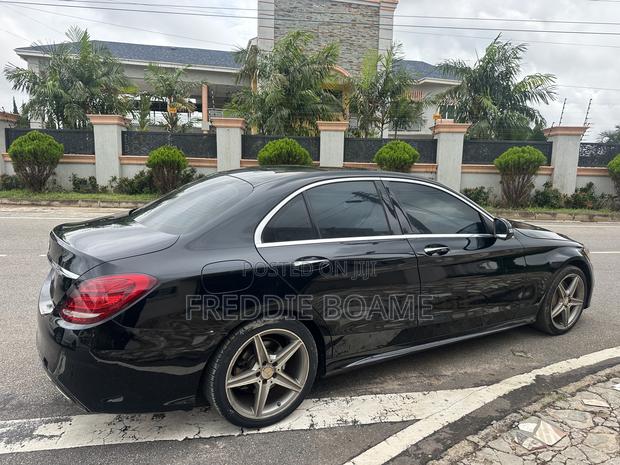 Mercedes-Benz C300 2016 Black