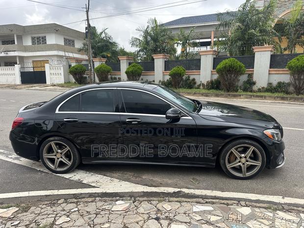 Mercedes-Benz C300 2016 Black