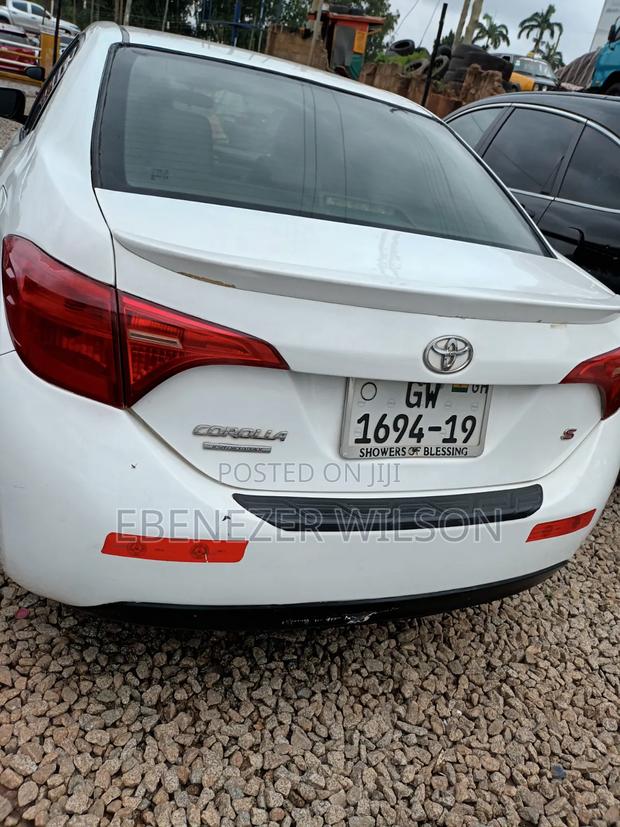 Toyota Corolla LE Eco 4dr Sedan (1.8L 4cyl CVT) 2016 White