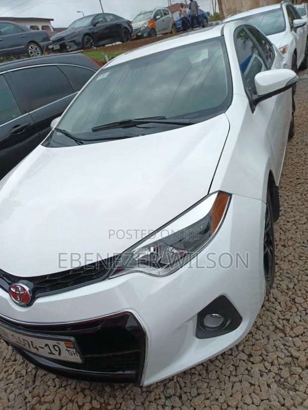 Toyota Corolla LE Eco 4dr Sedan (1.8L 4cyl CVT) 2016 White