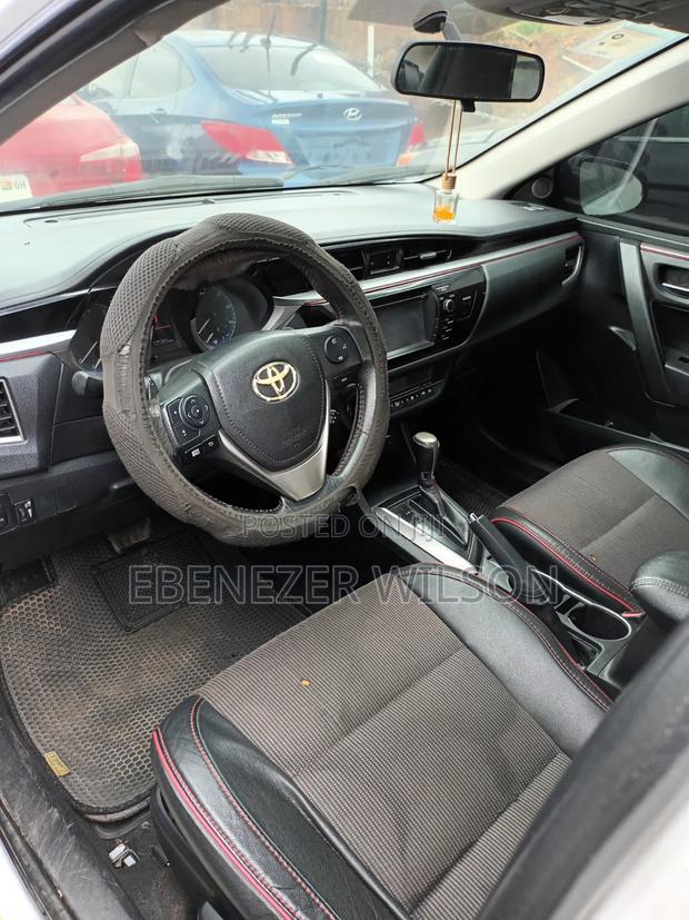 Toyota Corolla LE Eco 4dr Sedan (1.8L 4cyl CVT) 2016 White