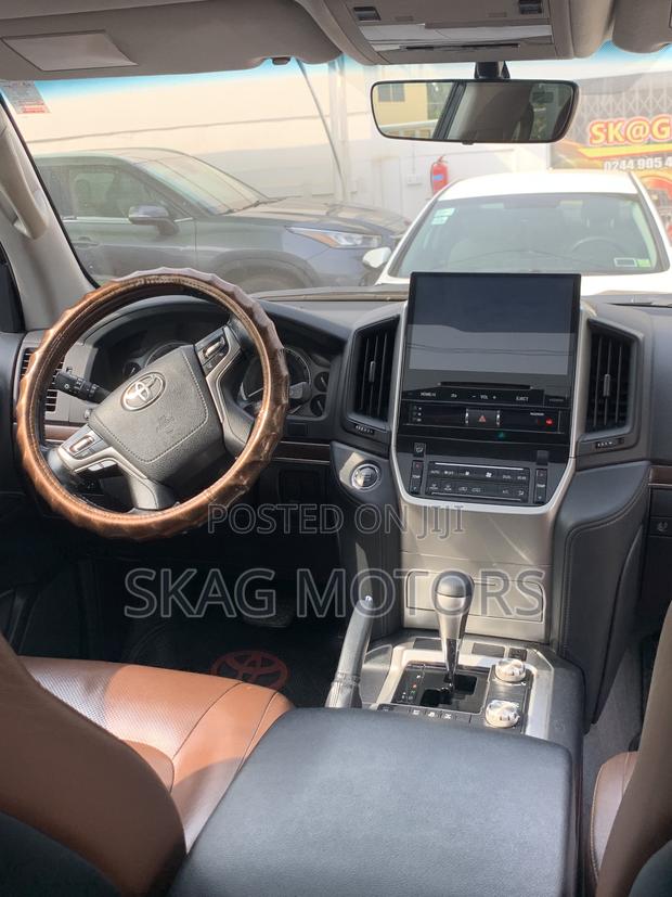 Toyota Land Cruiser 4.0 V6 GXR 2019 Black