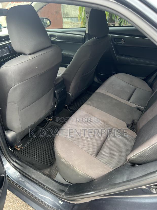 Toyota Corolla LE 4dr Sedan (1.8L 4cyl CVT) 2017