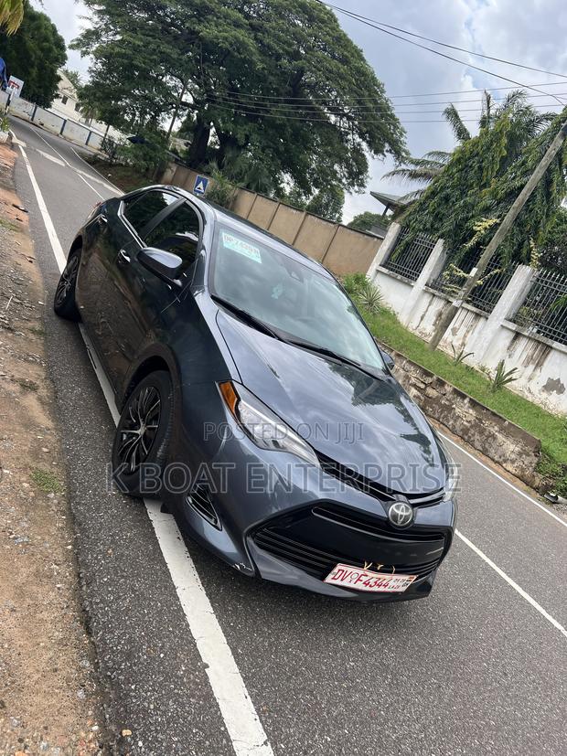 Toyota Corolla LE 4dr Sedan (1.8L 4cyl CVT) 2017