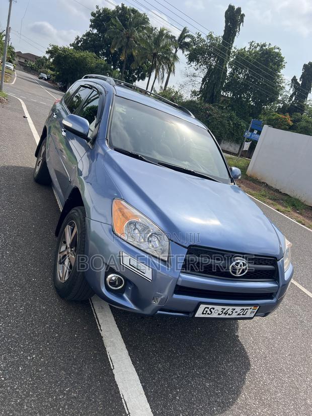 Toyota RAV4 2010 Blue