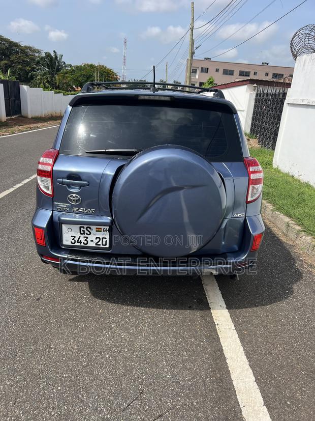 Toyota RAV4 2010 Blue