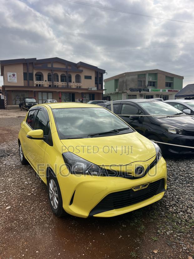 Toyota Vitz 1.3 AWD 3dr 2015 Yellow