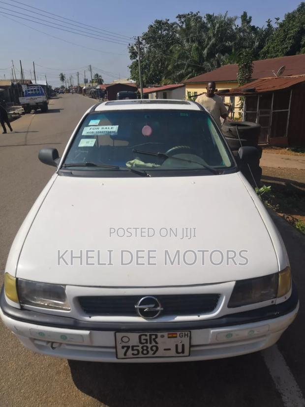 Opel Astra 1998 White