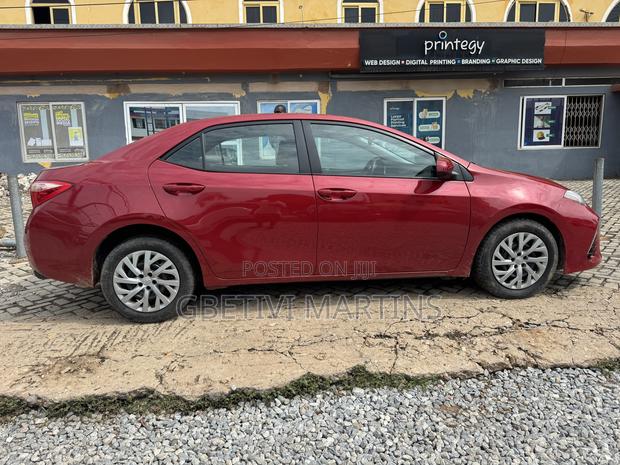 Toyota Corolla 2017 Red