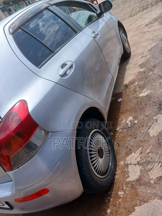 Toyota Vitz 2010 Silver
