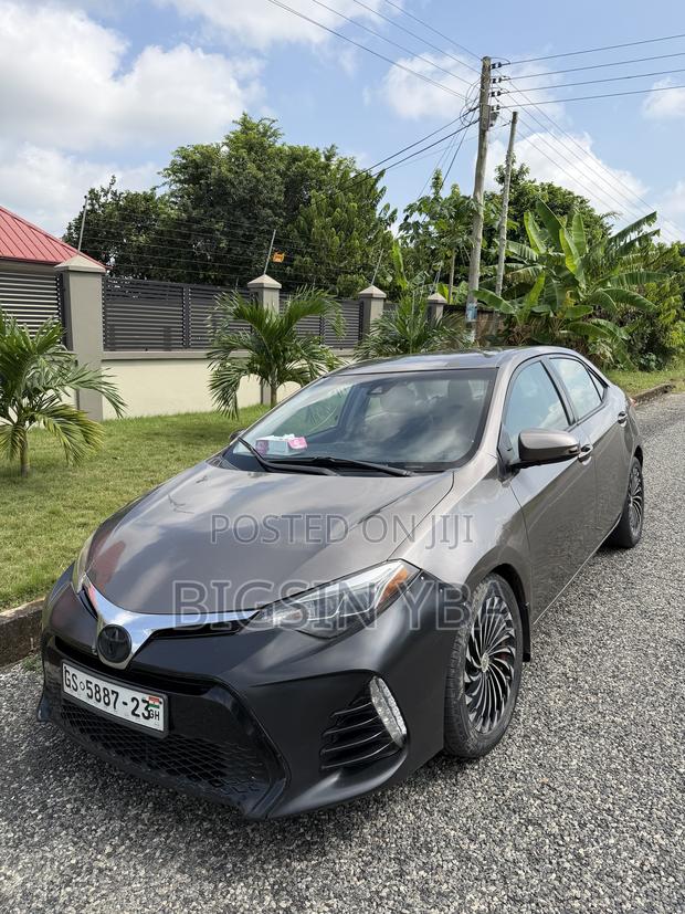 Toyota Corolla SE 4dr Sedan (1.8L 4cyl CVT) 2017 Gray
