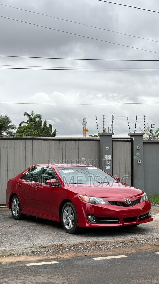 Toyota Camry 2014 Red