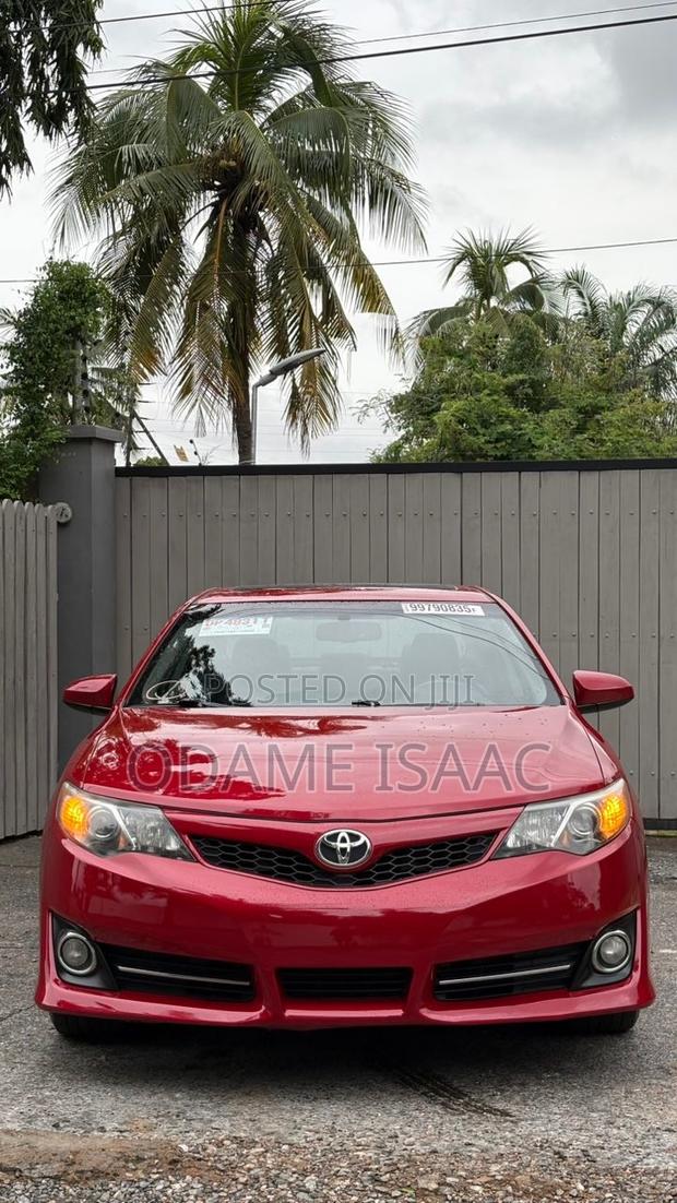 Toyota Camry 2014 Red