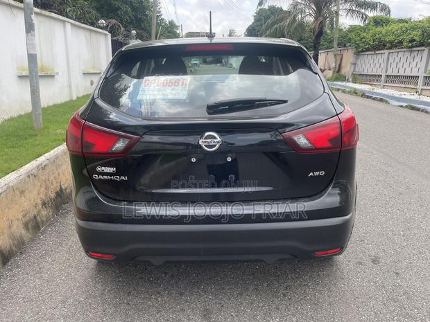 Nissan Qashqai 2018 Black