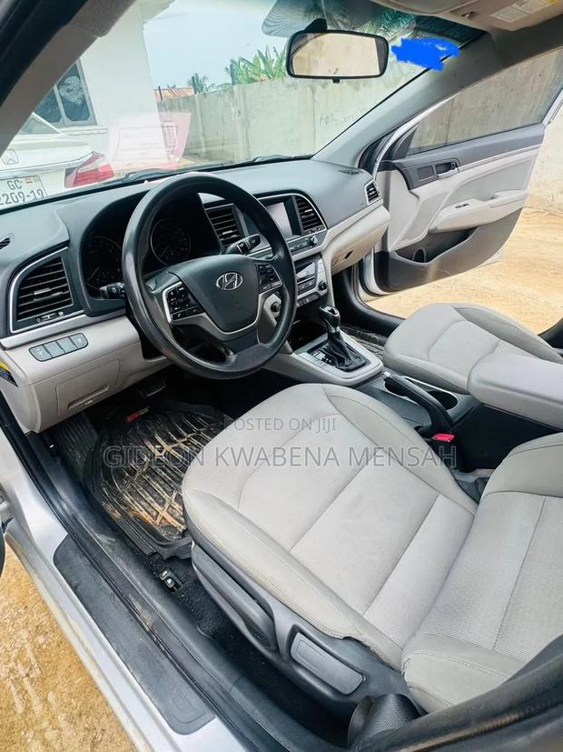 Hyundai Elantra 2017 White