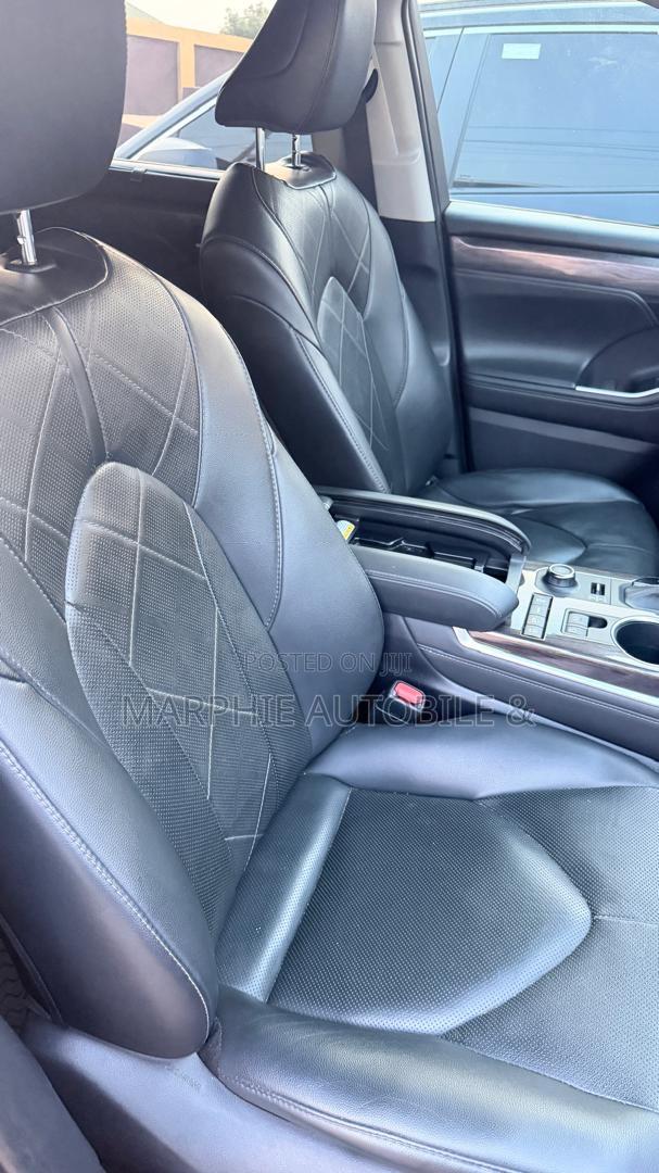 Toyota Highlander Platinum 2021 Black
