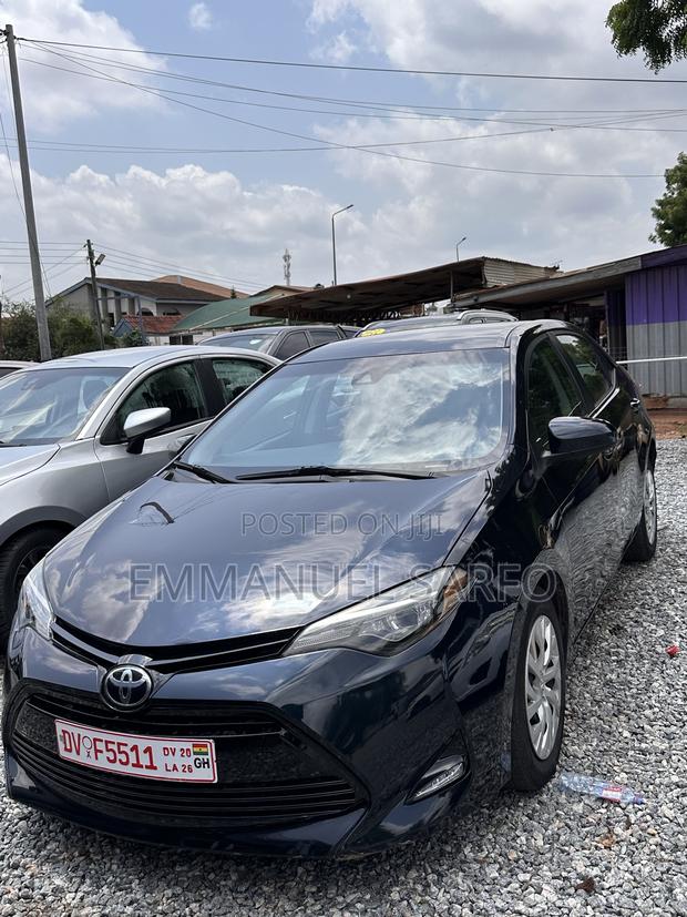 Toyota Corolla LE (1.8L 4cyl 2A) 2018 Black