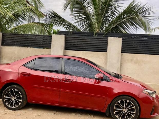 Toyota Corolla S w/Special Edition Pkg (1.8L 4cyl CVT) 2016 Red