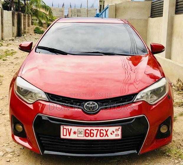 Toyota Corolla S w/Special Edition Pkg (1.8L 4cyl CVT) 2016 Red
